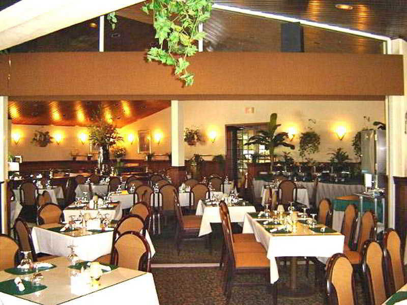 Quality Inn And Suites Golf Resort Golden Gate Restaurant photo